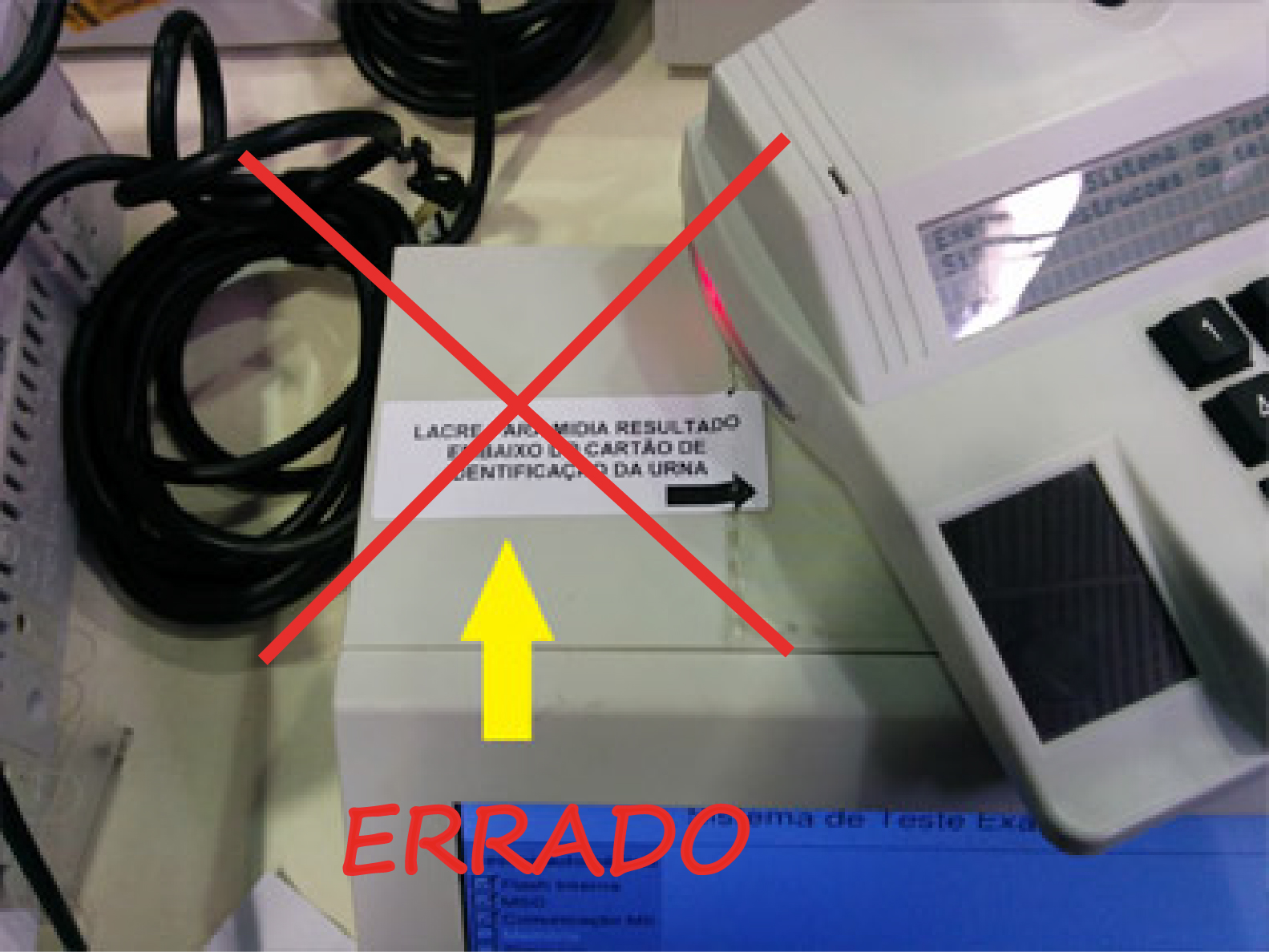 etiqueta afixada no topo do terminal do eleitor