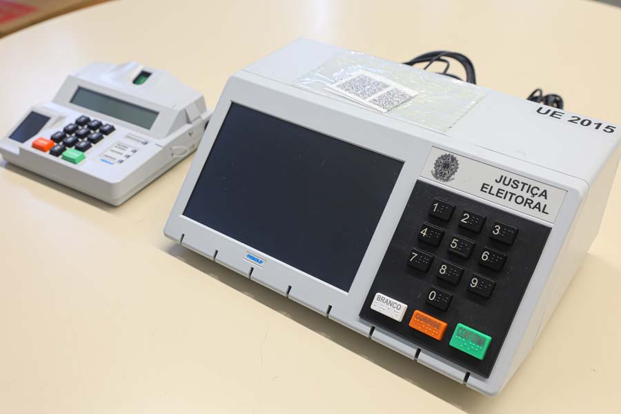 urna 2015 e terminal do mesário